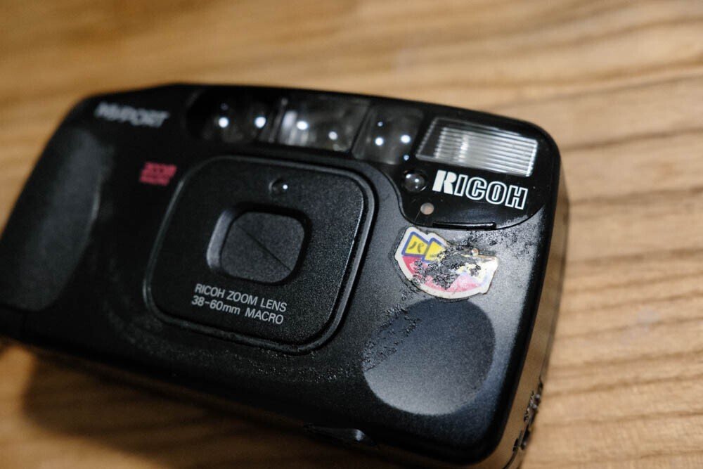 きらくに使えるフィルムカメラ : RICOH MyPORT ZOOM mini P｜Y／H