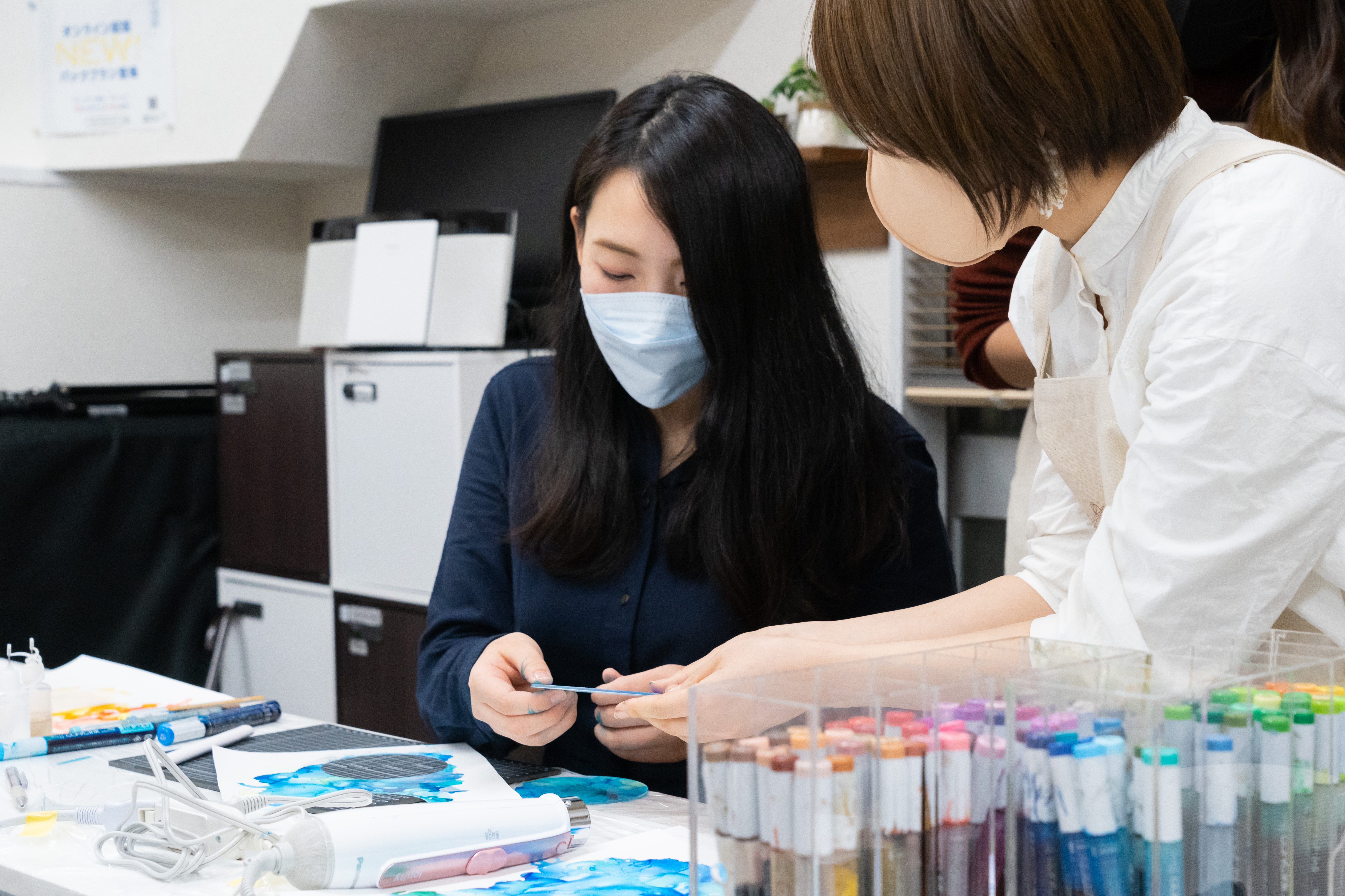 こあずき。によるアルコールインクアートのワークショップ＆交流会を