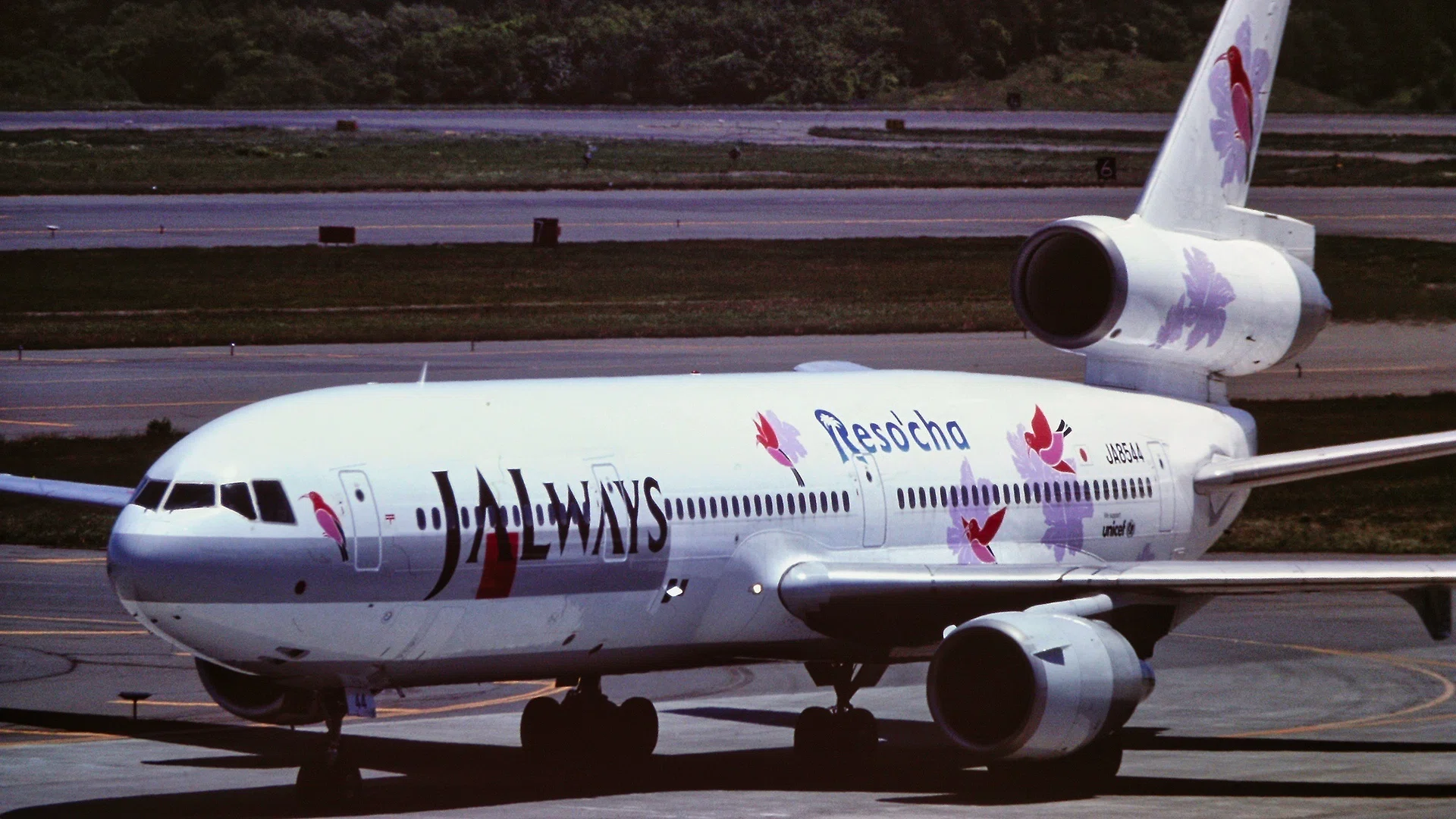 DC-10｜ただのフォトグラファーでは終わらない | 航空写真家 深澤 明