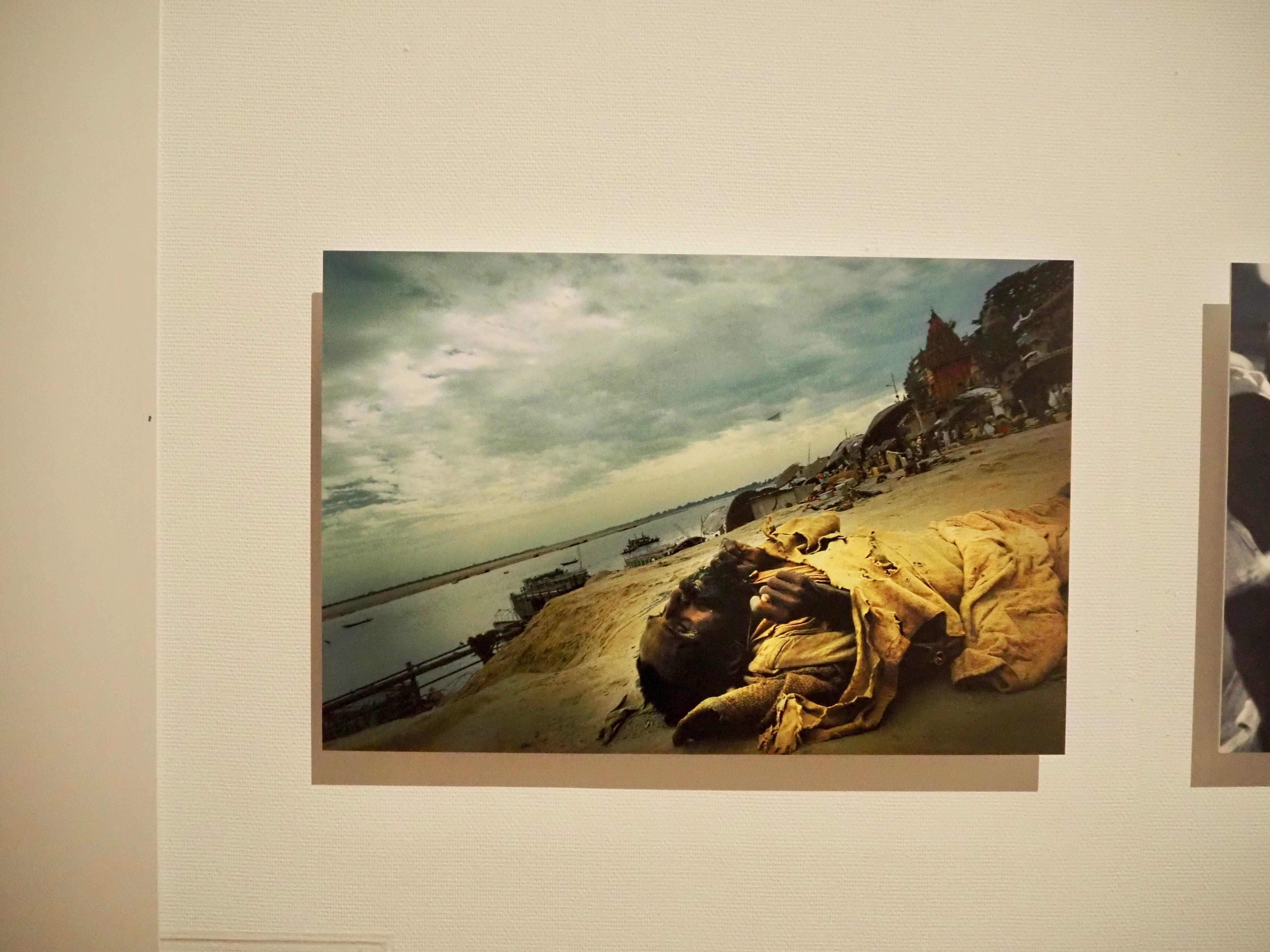 死を通して生を伝える藤原新也の祈り＠世田谷美術館 | アート&ブックを