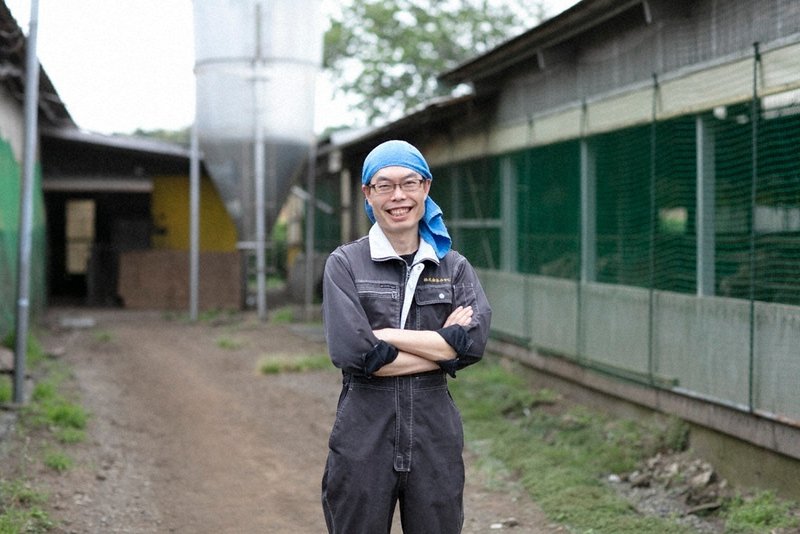 「みやじ豚」を生産する宮治勇輔さん=本人提供