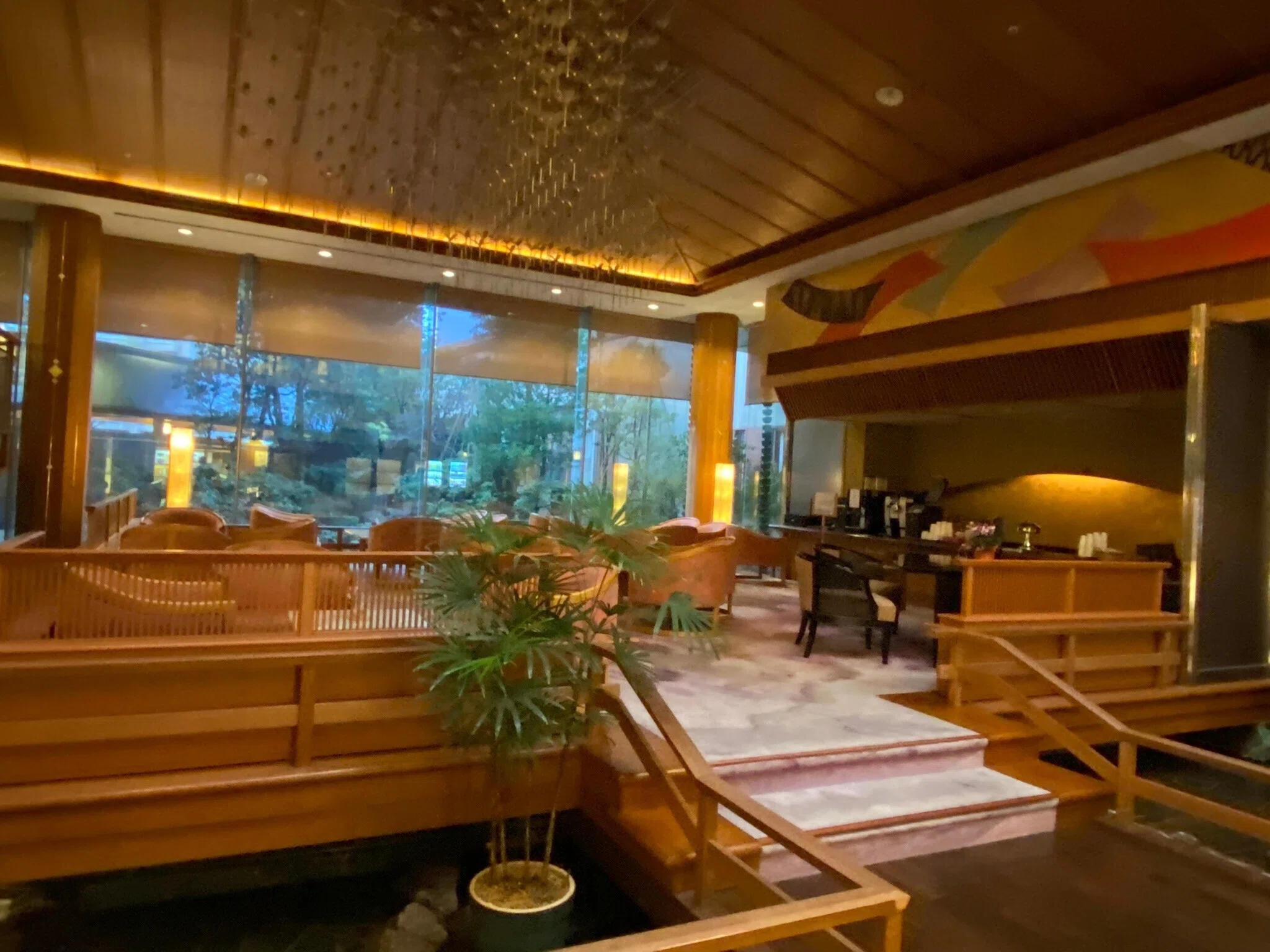 201 日本一の宿を擁する能登の湯どころ・和倉温泉｜揺蕩う旅人・なお