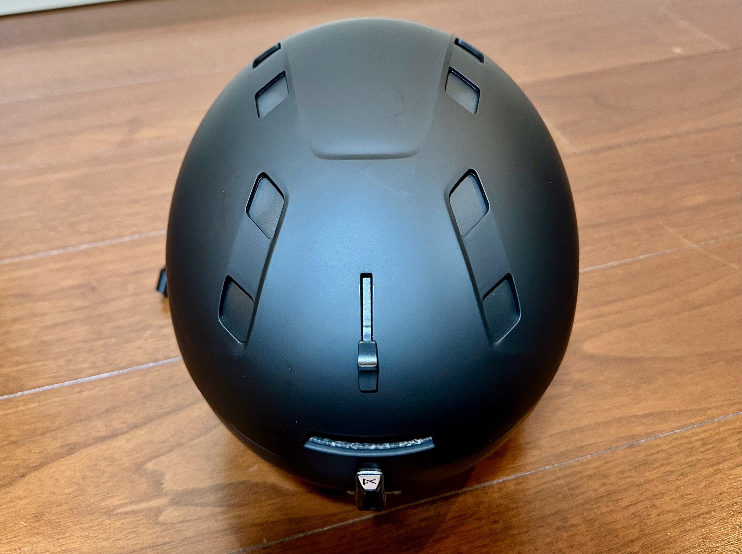 安心安全に滑る為にスノボ界最強のANON MERAK ウェーブセル ヘルメット