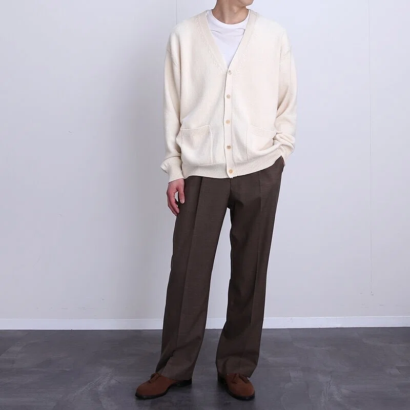 即戦力！BATONERより新作のSUPER SOFT V NECK CARDIGAN入荷です 