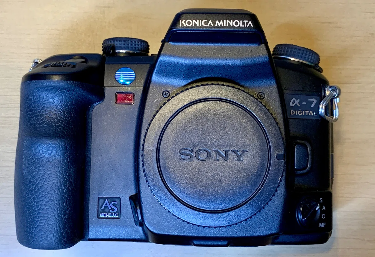 SONYデジイチの先代？KONICA MINOLTA α-7 DIGITAL プレジェネデジカム 
