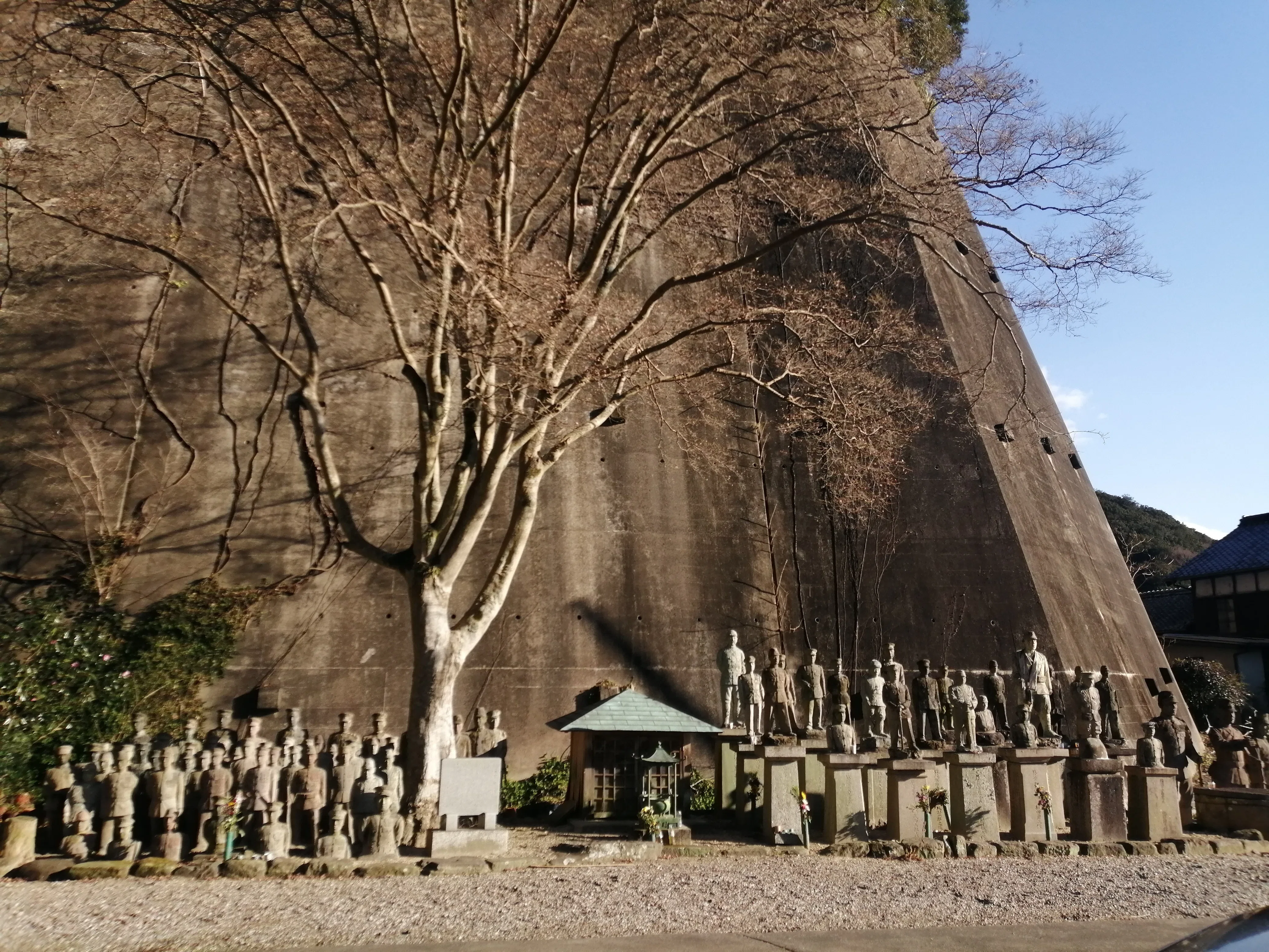 知多半島でいざり車と軍人像に出会う旅【My Dark Tourism 愛知】｜會田
