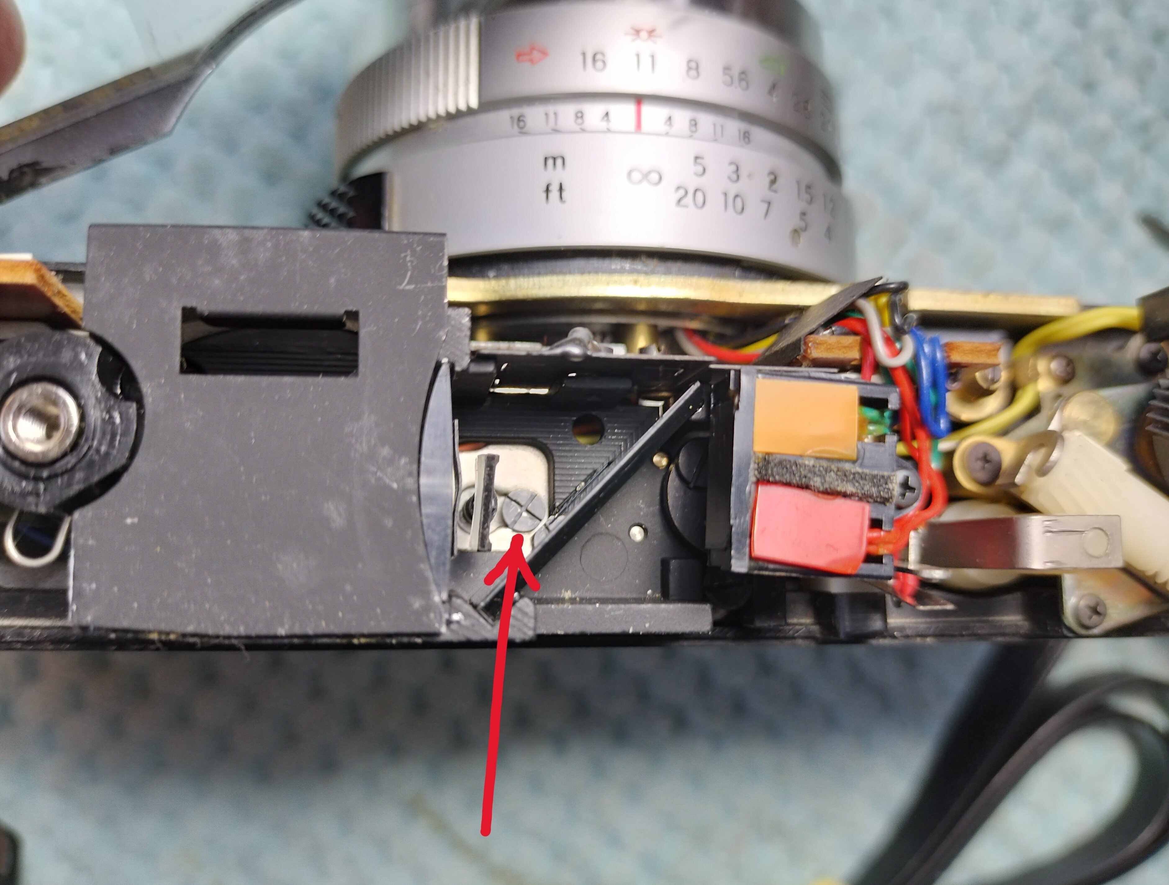 ヤシカエレクトロ35 GXの分解｜フィルムカメラ修理のアクアカメラ