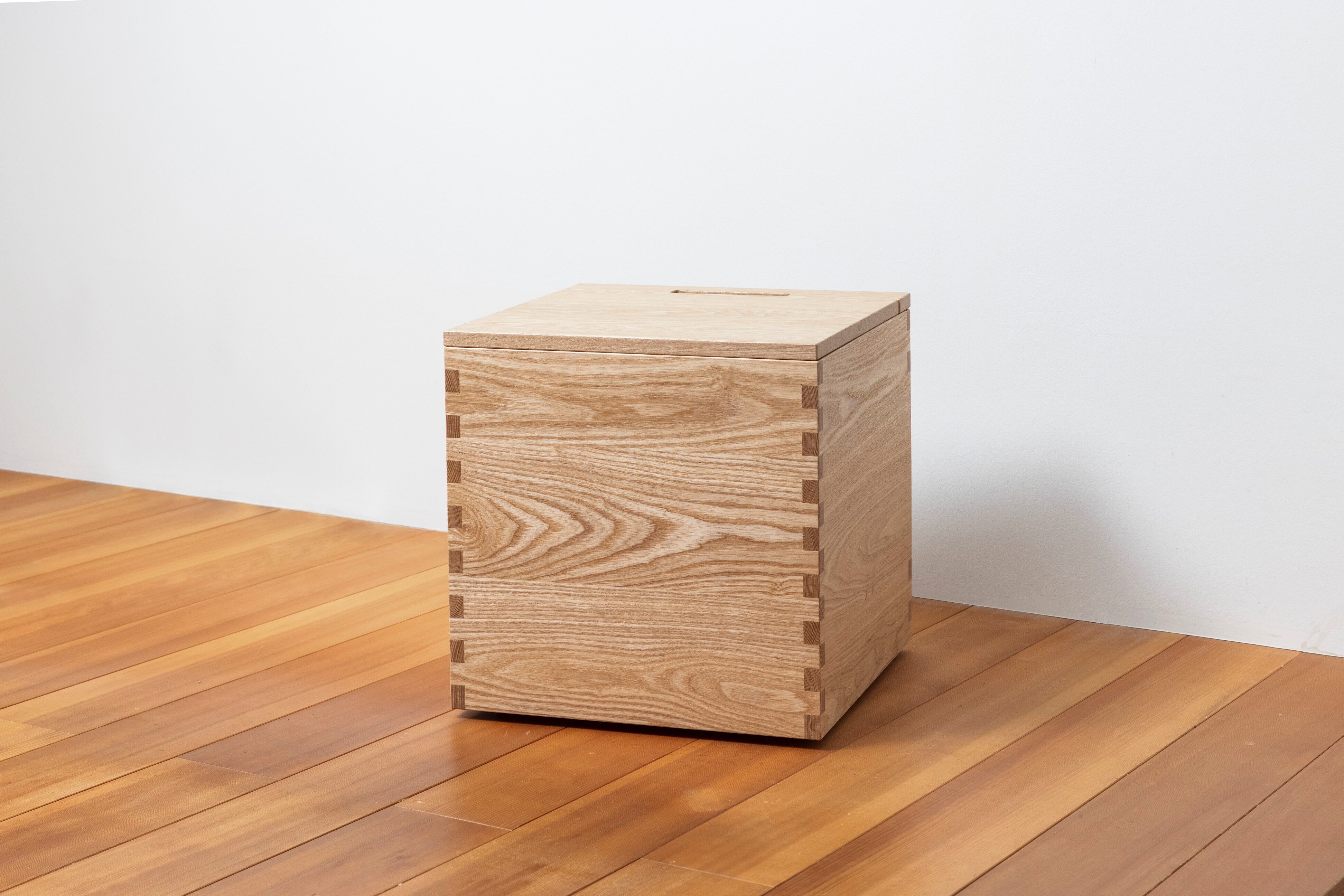 スマホが当たり前の時代だからこそ、「令和の電話台」を作ってみた話