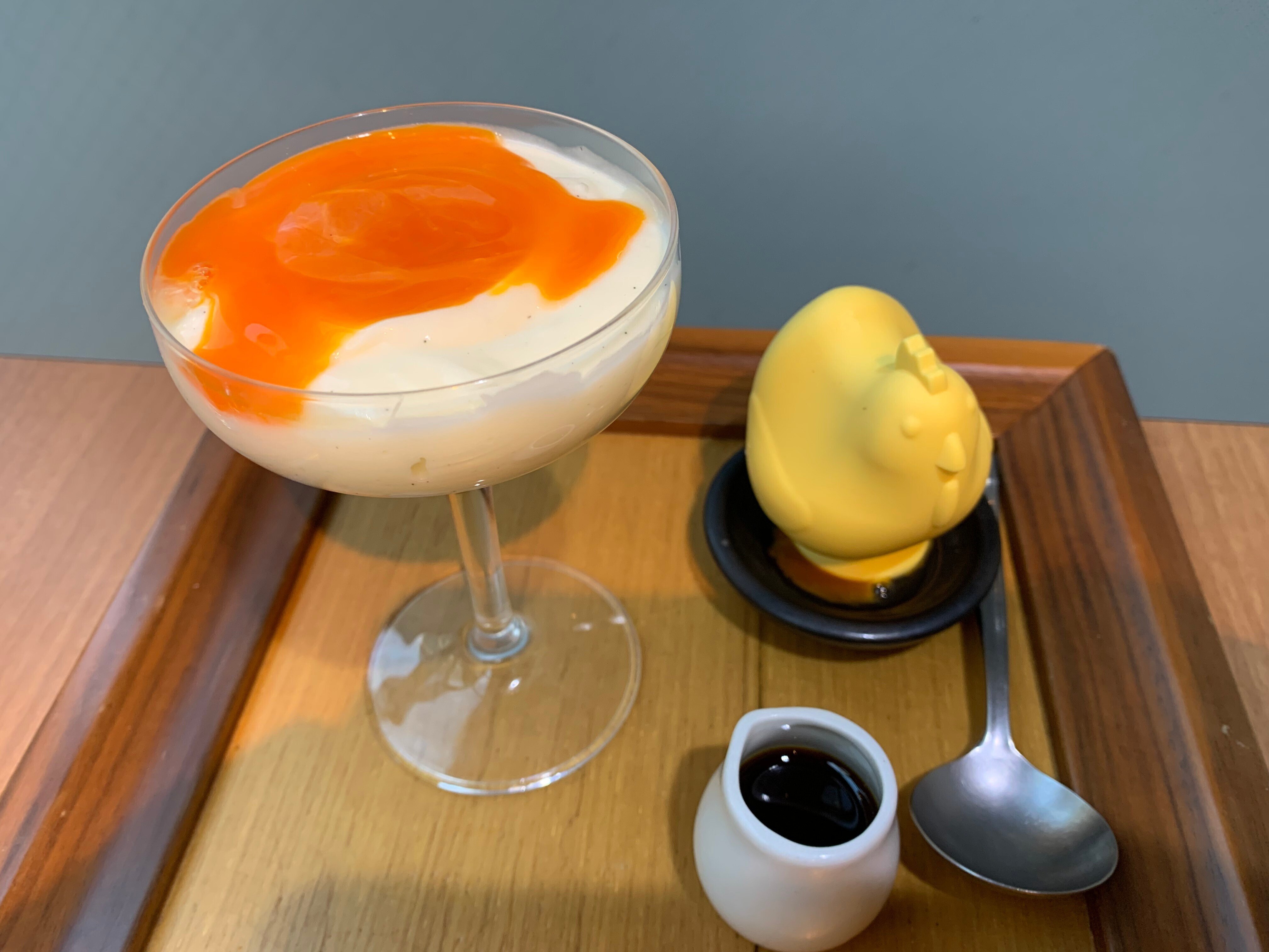 卵黄を乗せたNAMAプリン【しょうゆきゃふぇ元町】＠元町/横浜｜ジョリオ