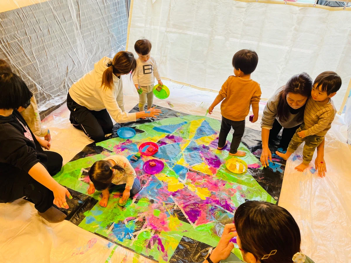 [Activity Report] December Messy Play - Theme: "Christmas Tree"｜AMO自由工作研究所