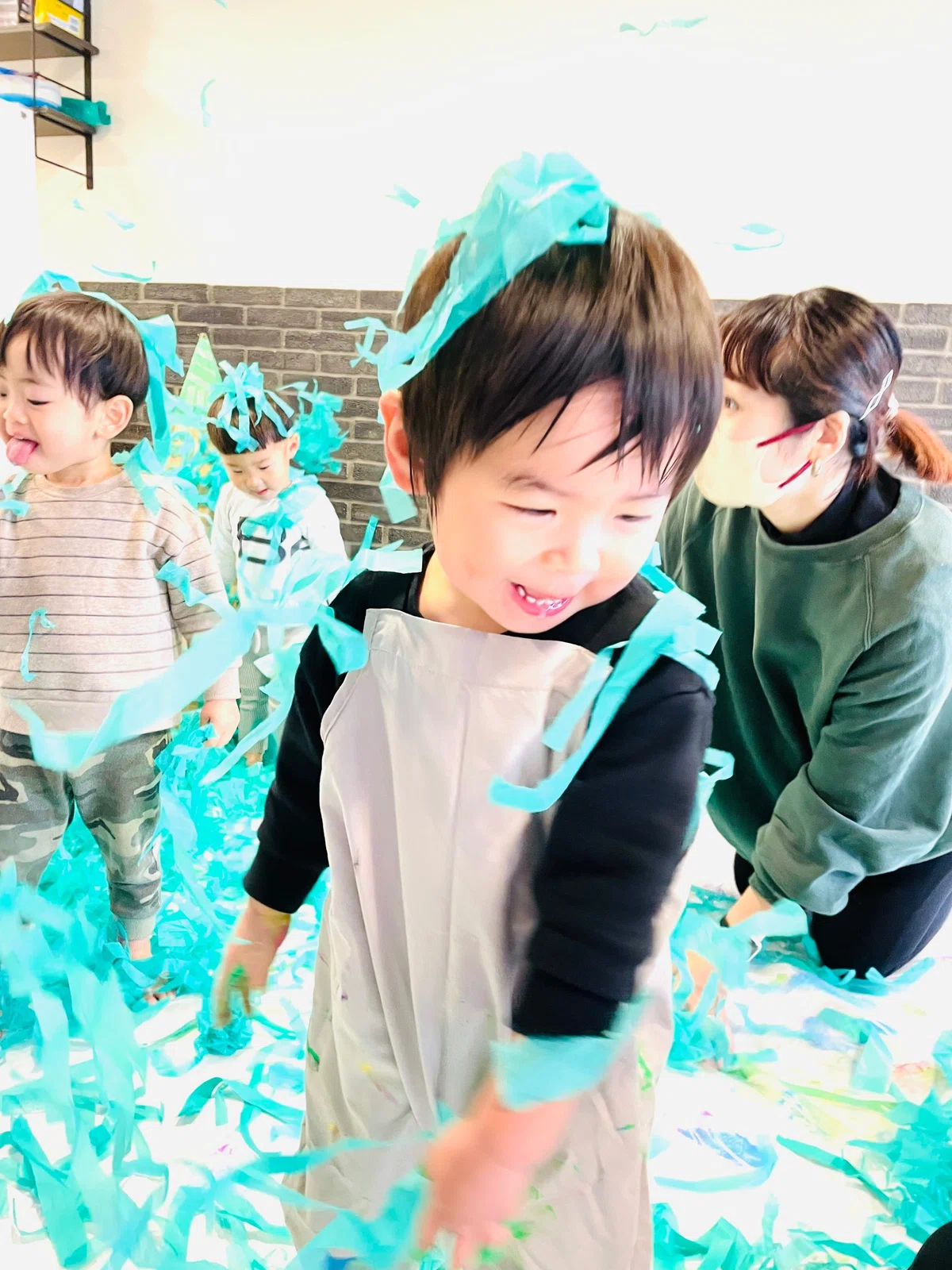 [Activity Report] December Messy Play - Theme: "Christmas Tree"｜AMO自由工作研究所