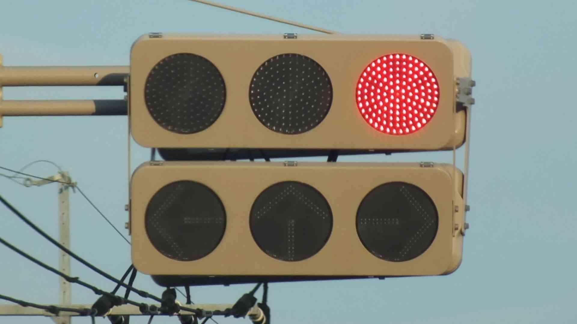 高崎市下之城町で撮影していた小糸樹脂製450㎜＋右折矢印灯