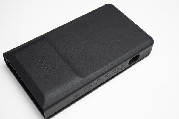 実機レビューその3 純正ケース＞フラッグシップ「WM1M2シリーズ