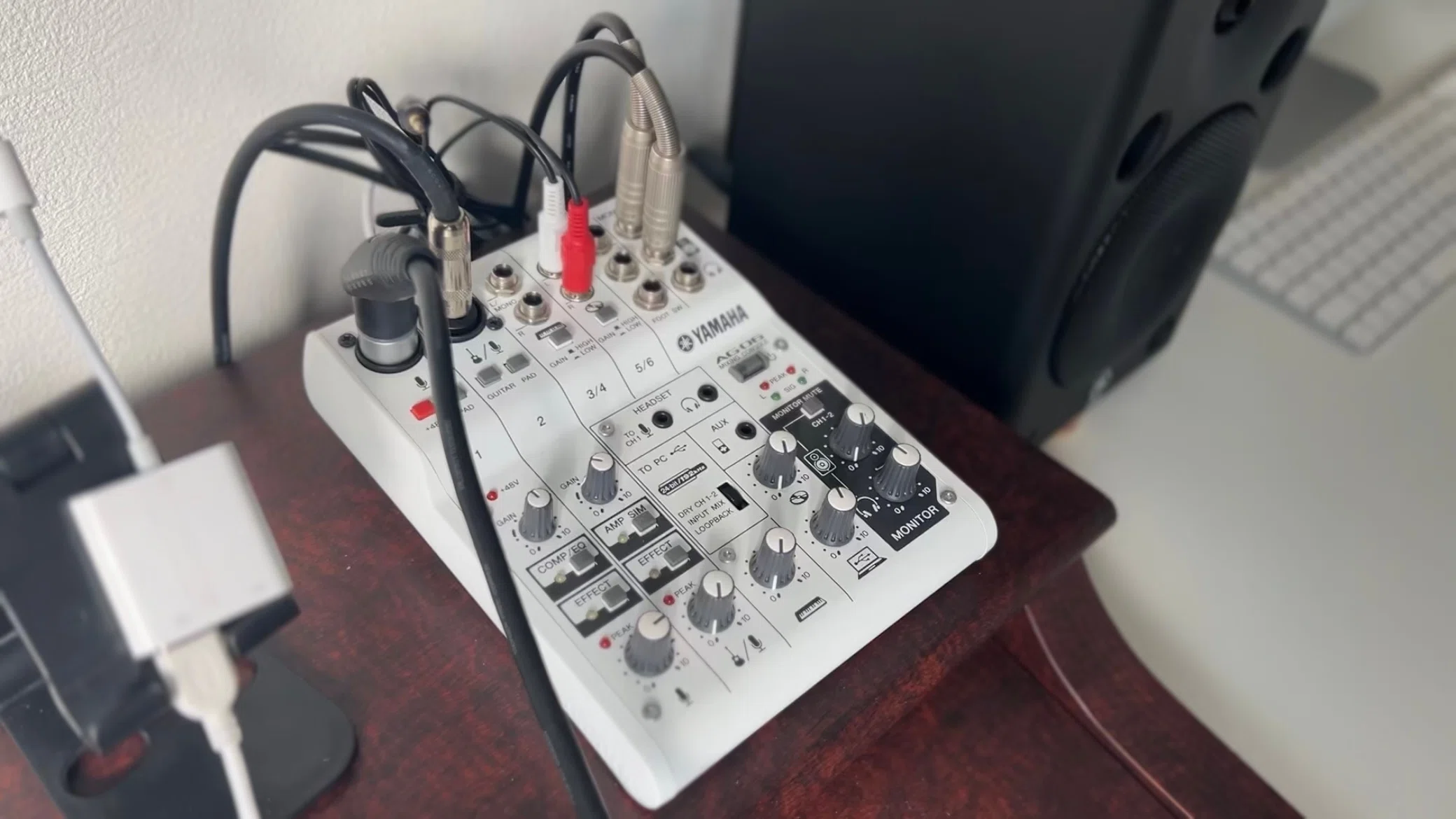 配信用機材の解説 - 音楽活動家が自宅でのレコーディングやLIVE配信に