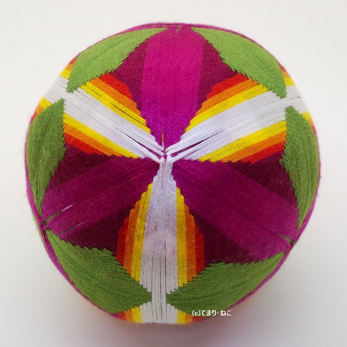 183 手まり「三菱合わせ・菖蒲」の作り方｜てまり-ねこ