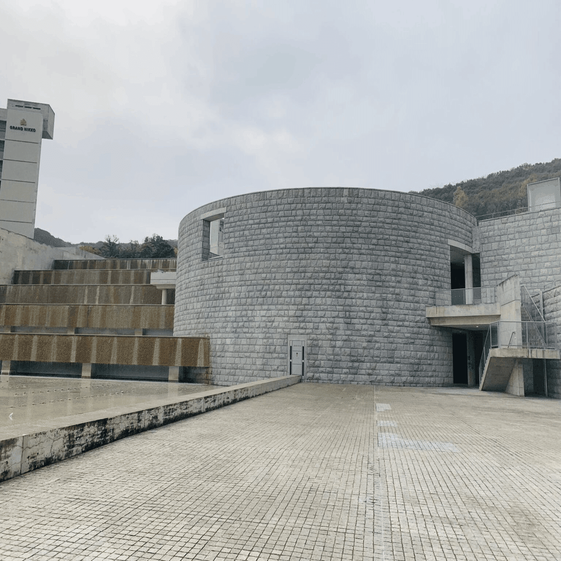 淡路夢舞台へ自然に包まれる事を受け入れる安藤忠雄建築と私たち