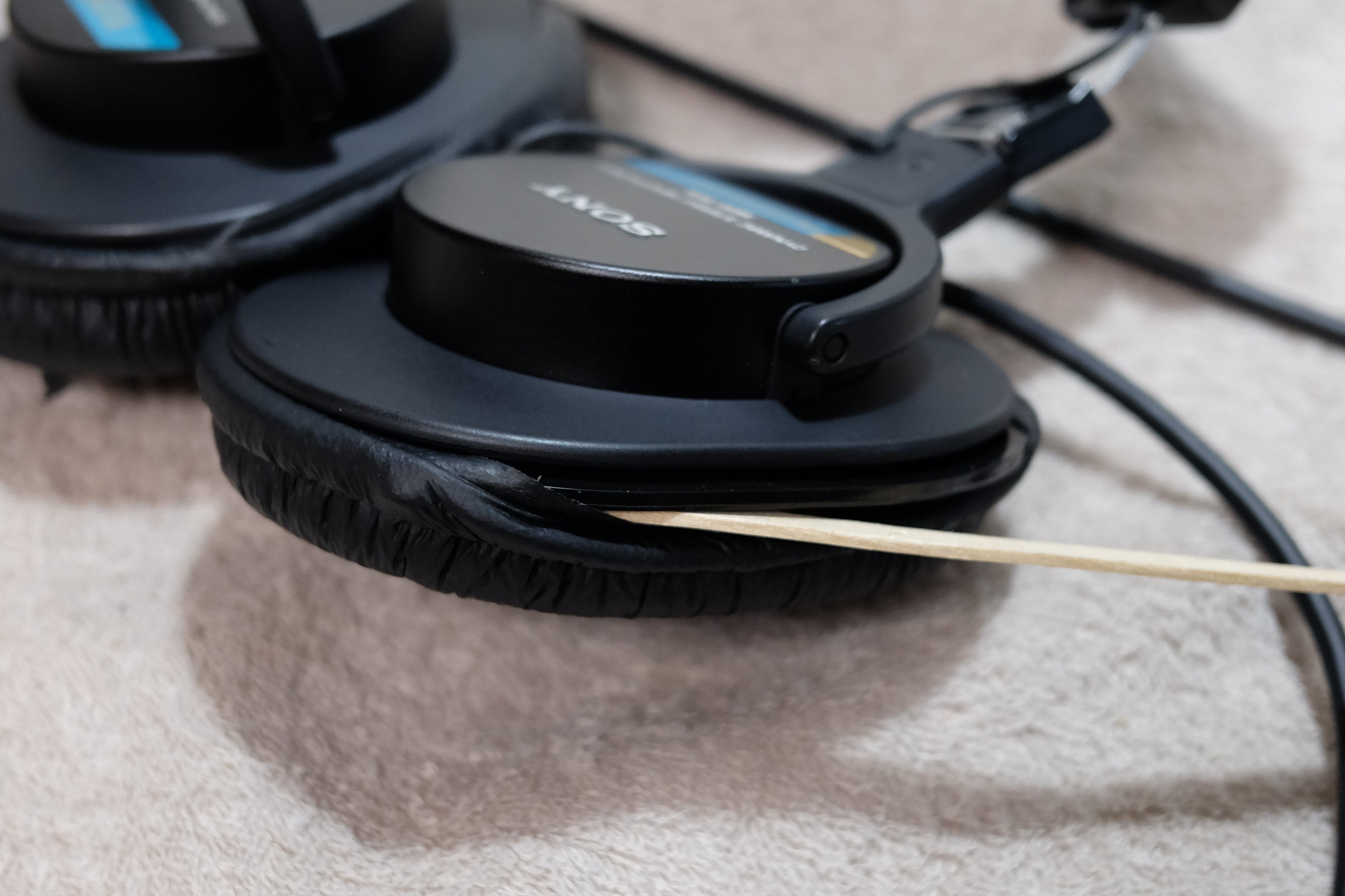 SONY MDR-7506 のカールコードをストレートにする|きしろ SONY MDR-7506 のカールコードをストレートにする|きしろ