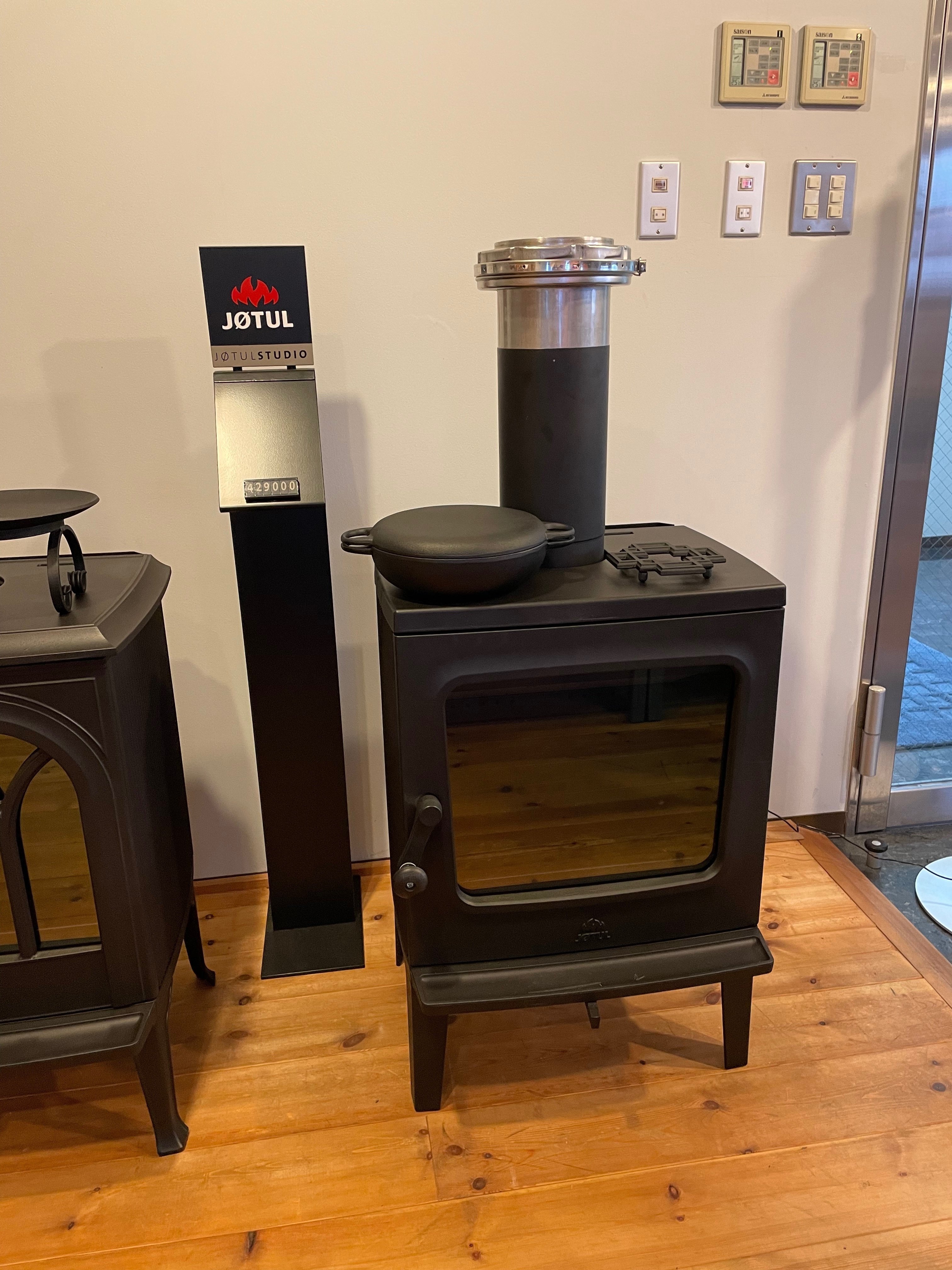 薪ストーブ選び。あれこれ悩んで、フランス製のアンヴィクタ・ズドンM