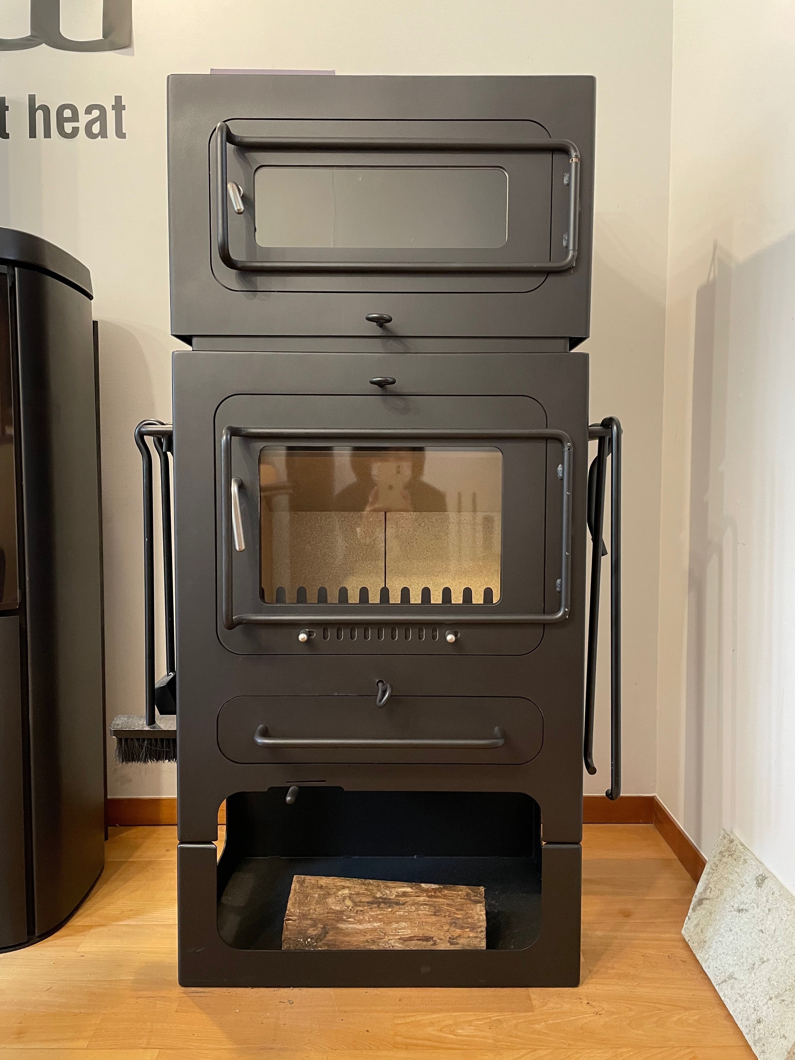 薪ストーブ選び。あれこれ悩んで、フランス製のアンヴィクタ・ズドンM