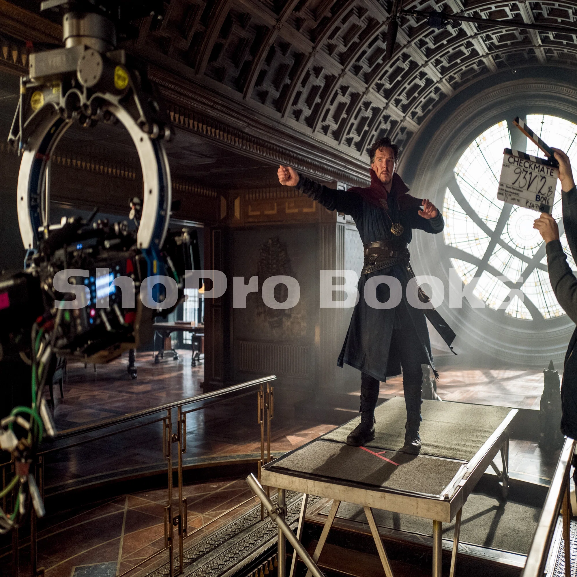 マーベル映画ファン必携！ マーベル・スタジオ公式ヒストリーブック 
