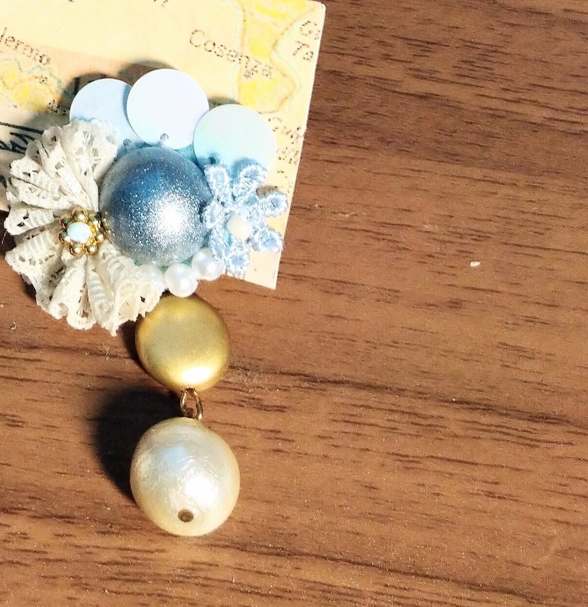 デコラティブな刺繍ピアス｜インソムニア 