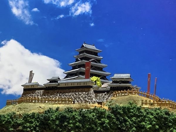石田三成の佐和山城 ミニジオラマが完成｜鍬匠甲冑屋
