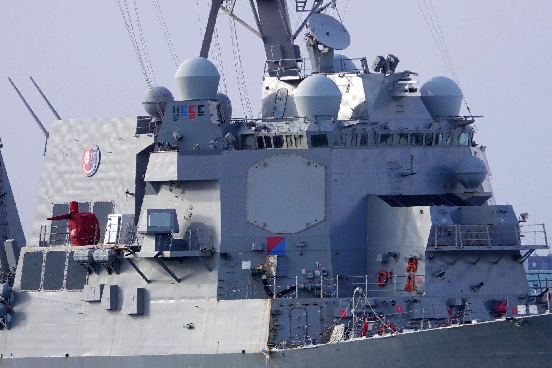 苫小牧港に最新イージス艦｜やぶ悟空