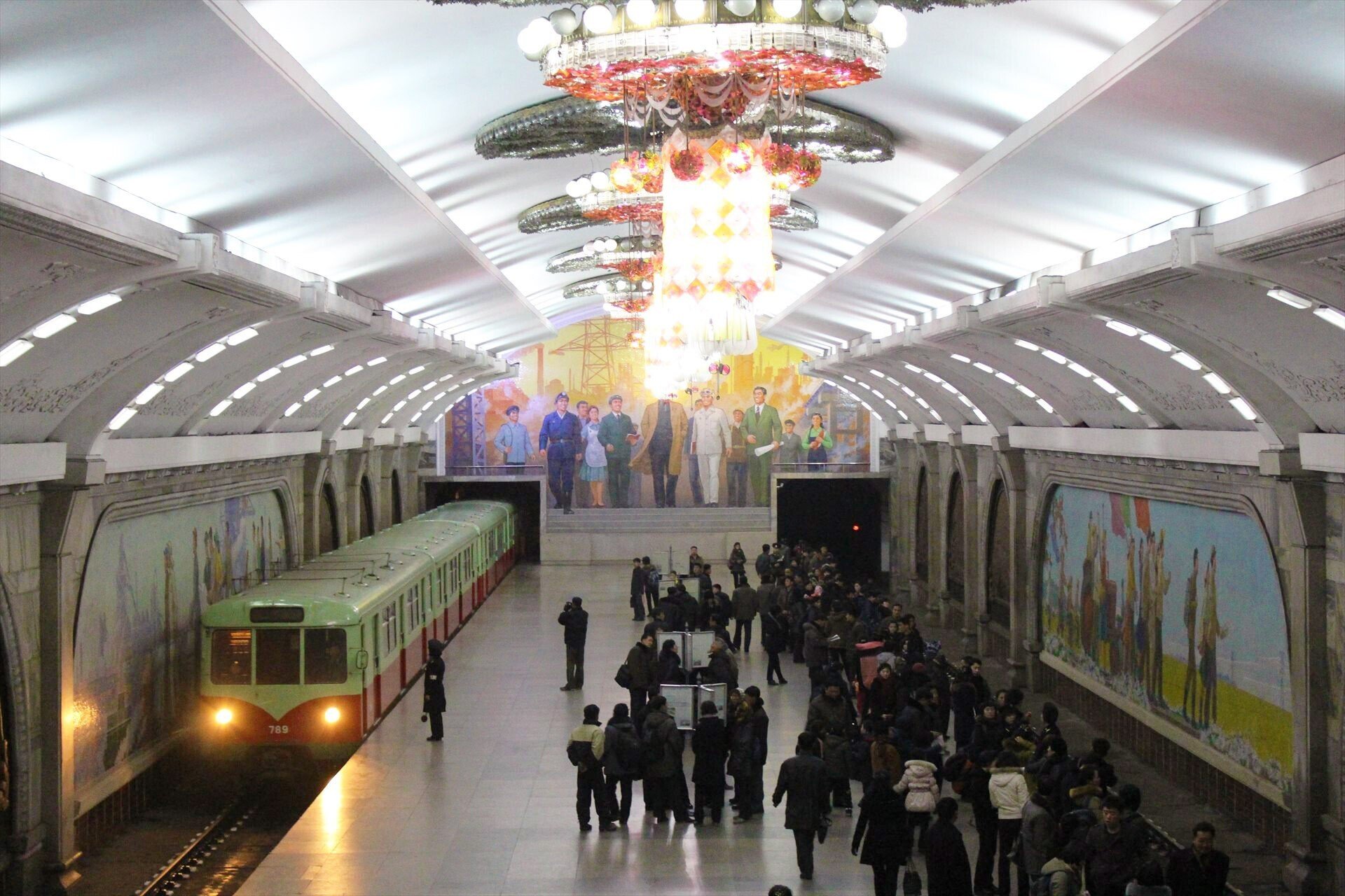 北朝鮮に鉄道マニア34人で押しかけた話｜twinrail