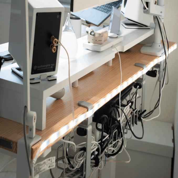 デスクツアー｜効率と快適さを追求したリモートワーク環境｜ロピログ