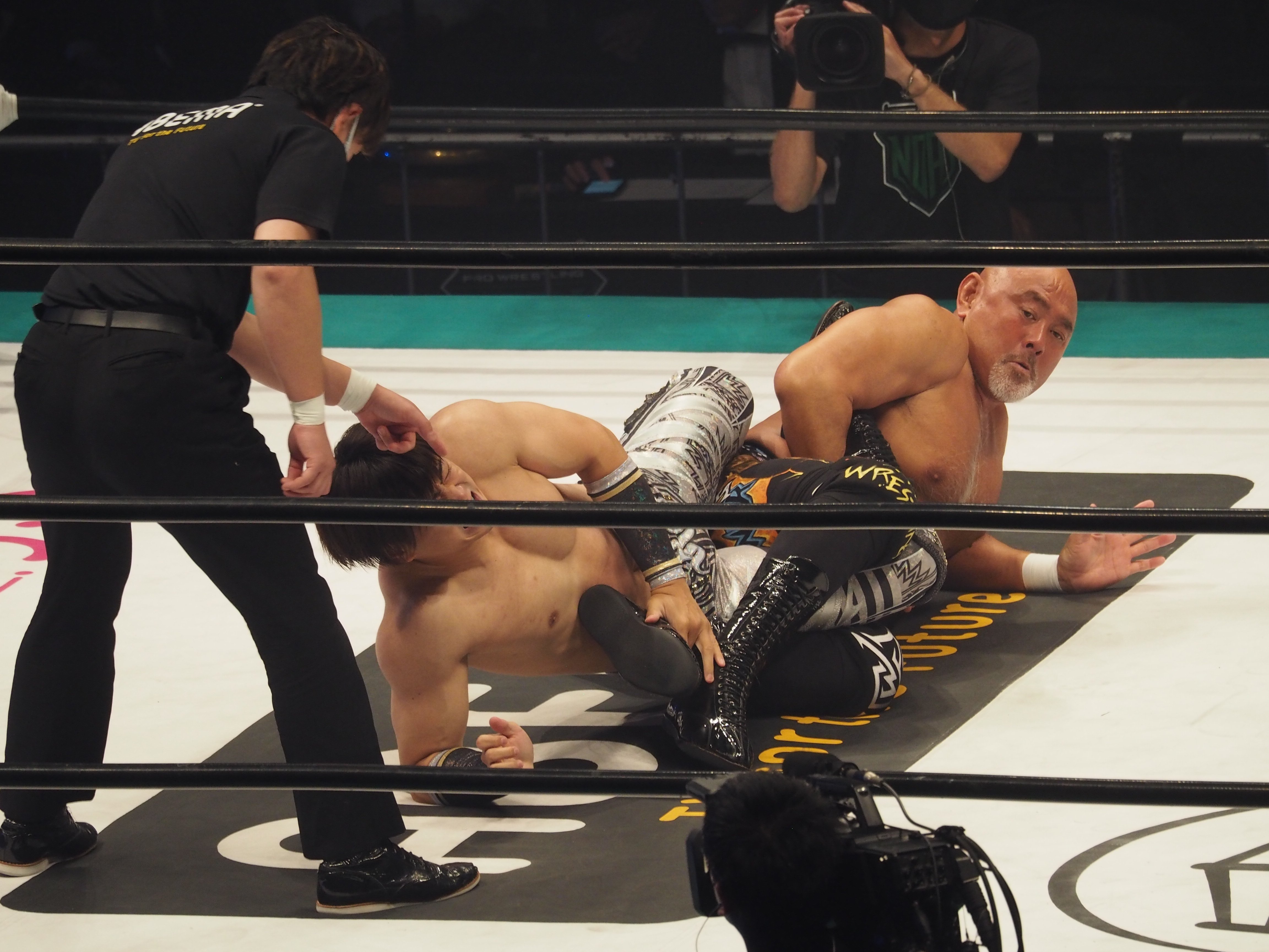 【プロレスリング・ノア】武藤敬司　シャイニングウィザード　ハオミン　ジッパー 目覚めた”武藤敬司、渾身のシャイニングウィザードで「紙一重の
