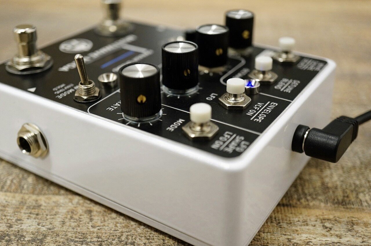 ギター The Multiwave Mega Guitar Synthesizer Parasit Studio The Multiwave Mega Guitar Synthesizer Used