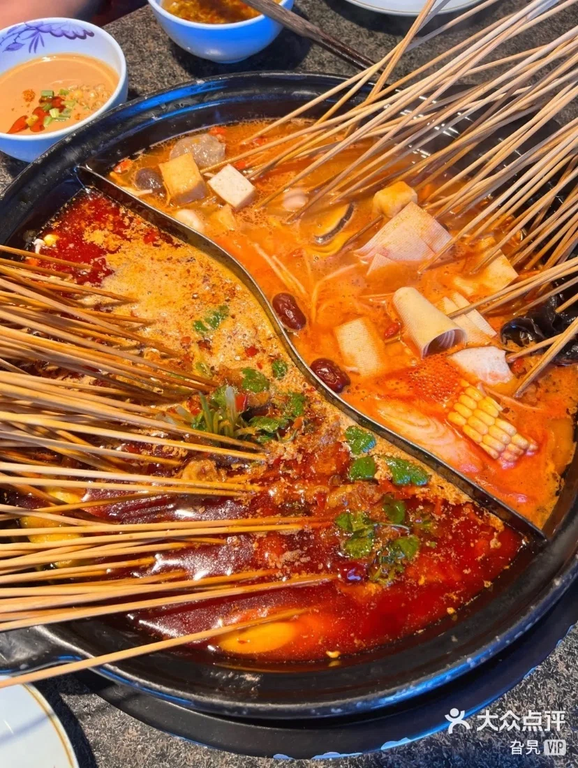 方脑壳。北京の四川串火鍋の食べ放題店がコスパも味も最高です｜中国