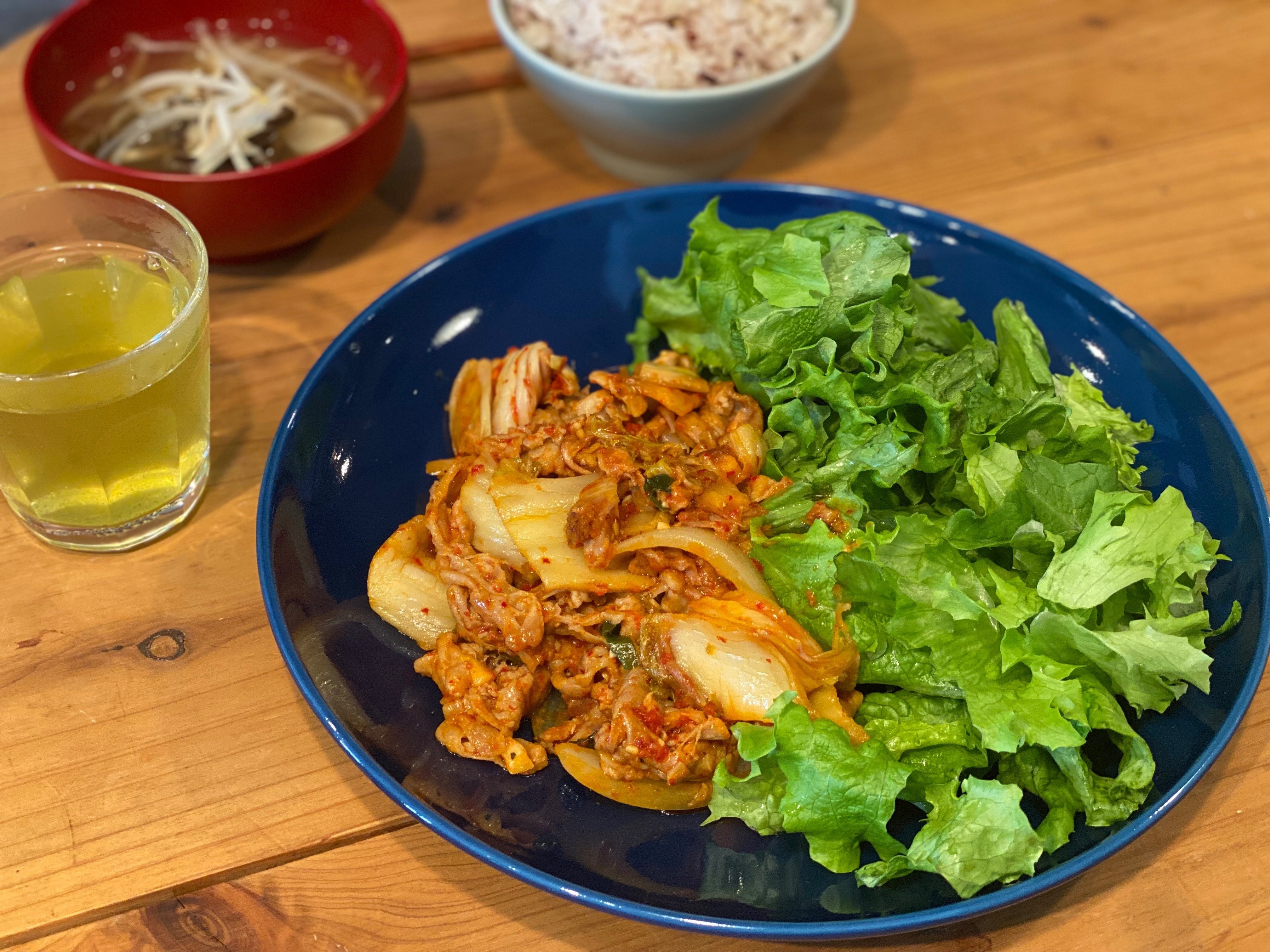 833ランチ（社員食堂）〜豚キムチ〜｜TOKYO SAIKAI 東京西海株式会社