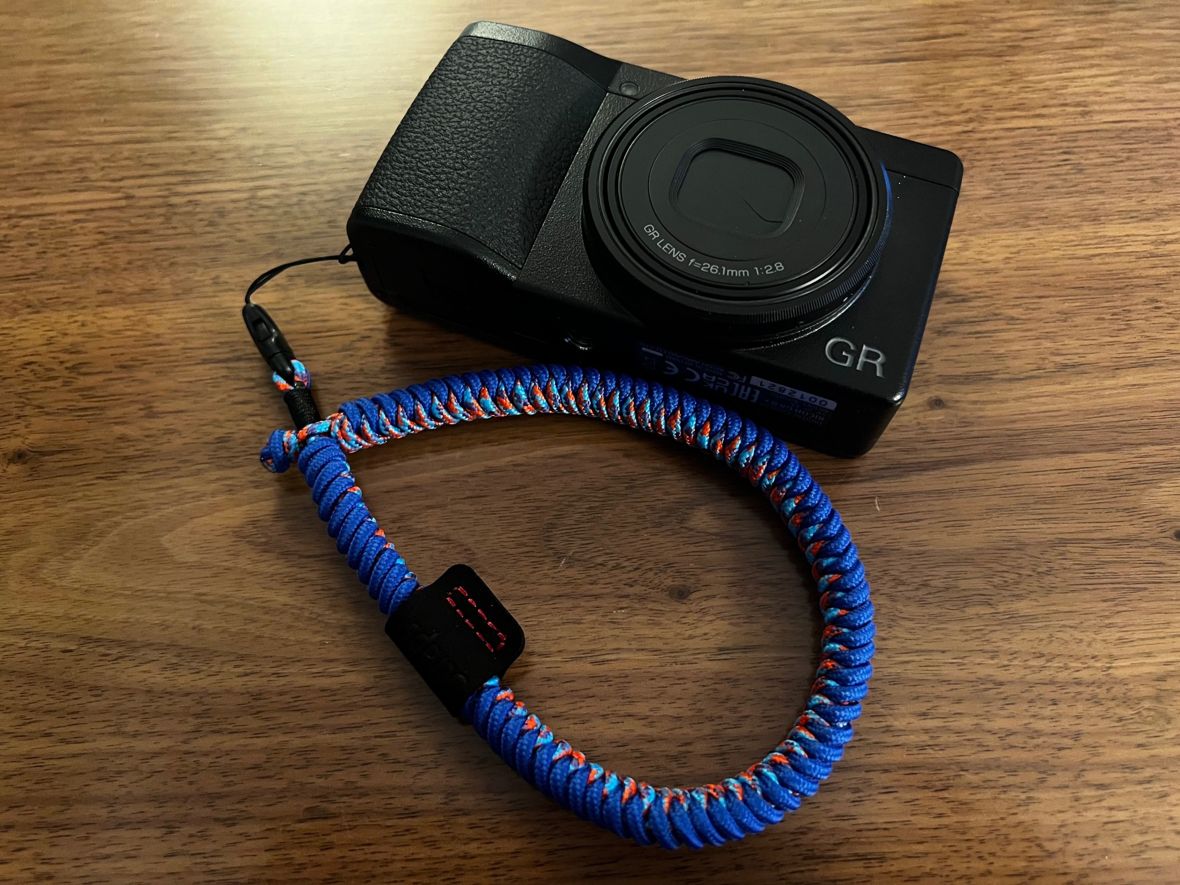 カメラ】RICOH GRⅢx のストラップ｜耕すチャンネル