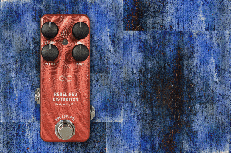 デュアルゲインコントロールで進化したREBEL RED DISTORTION 4K