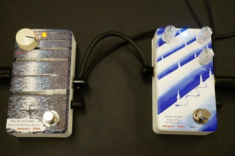 レナンドカフ設計のクラシカルなブースター！Animals Pedal Dawn