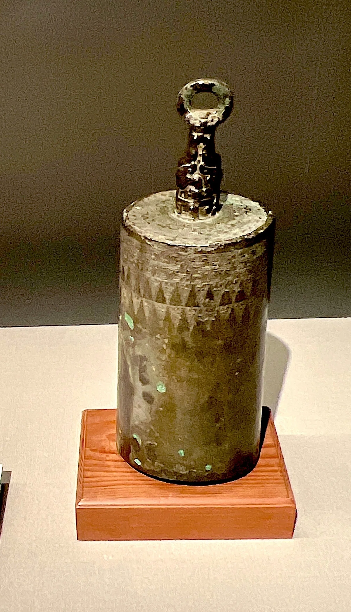 えも言われぬほど美しい音楽を奏でていた古代中国の楽器を愛でる【泉屋 