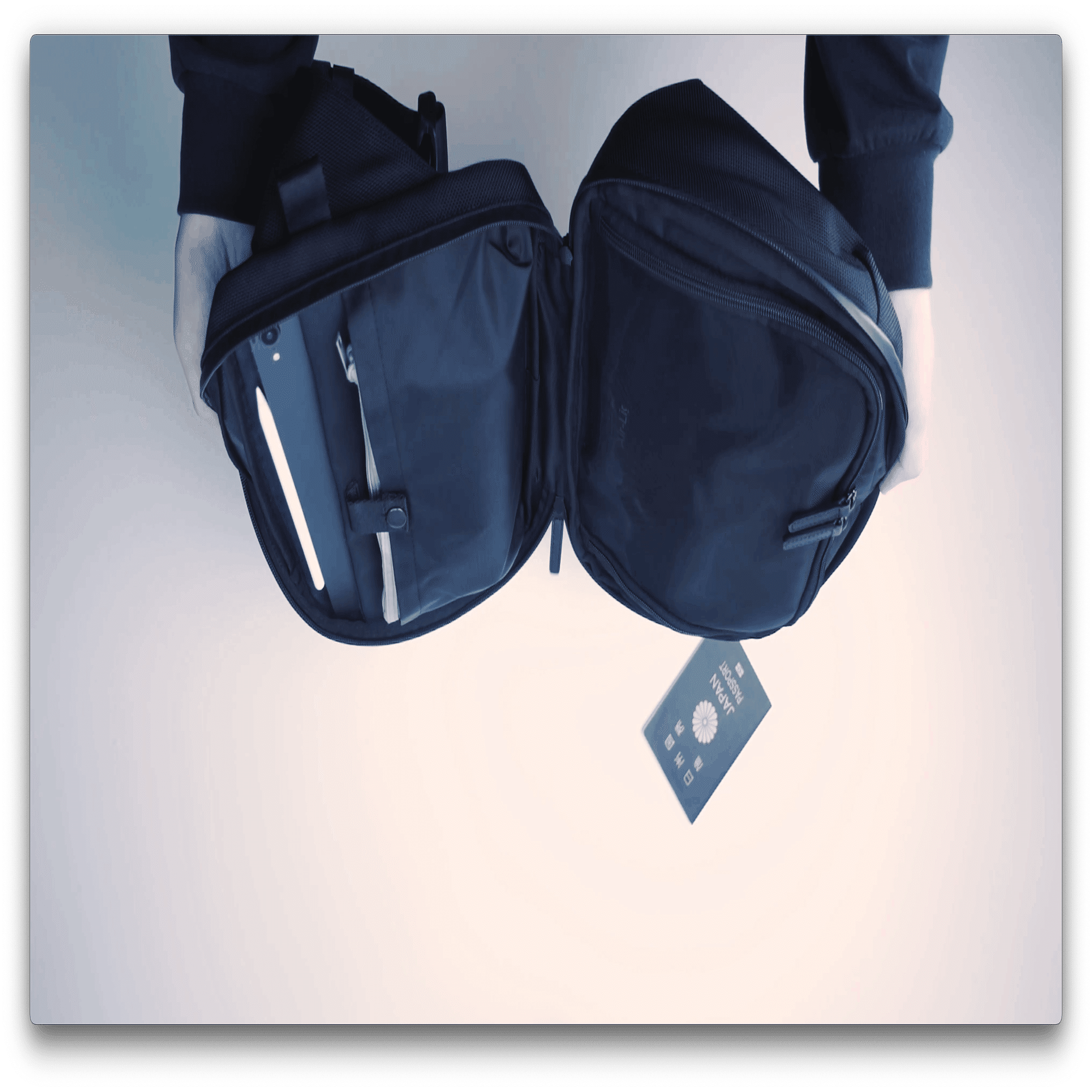 バッグ drip HALFDAY PACK ver.2 iPadユーザーのためのボディバッグ「HALFDAY PACK ver.2」 | drip公式