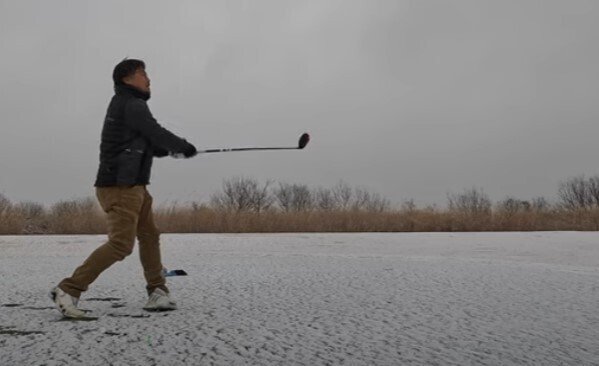 テーラーメイド ステルス2,ステルス2プラスを雪の中検証して テーラーメイド ステルス2,ステルス2プラスを雪の中検証して