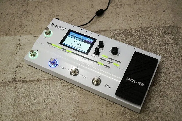 MOOER GE250はGE200と何が違うのか、比べてみましょう｜Lep International
