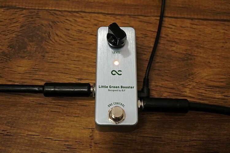 坂本夏樹さんによる、One Control LITTLE GREEN BOOSTERと