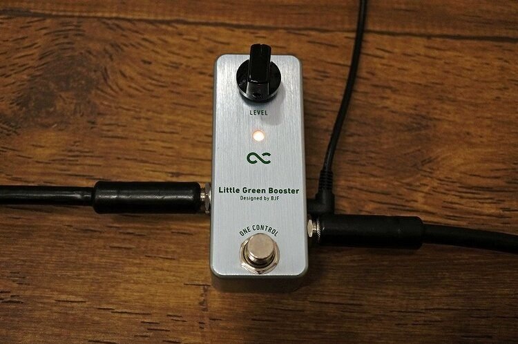 坂本夏樹さんによる、One Control LITTLE GREEN BOOSTERと