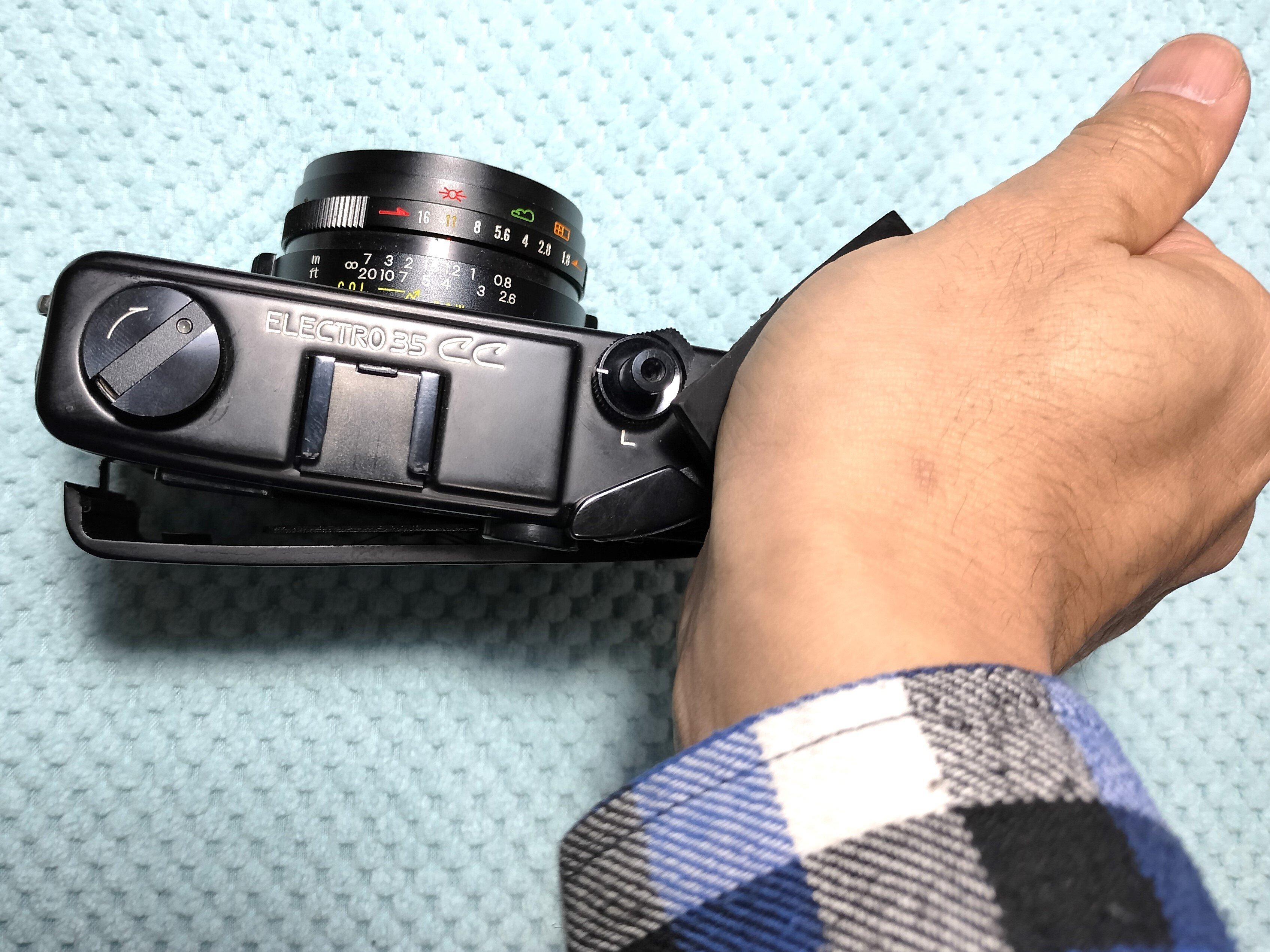 ヤシカエレクトロ35CCの分解|フィルムカメラ修理のアクアカメラ ヤシカエレクトロ35CCの分解|フィルムカメラ修理のアクアカメラ