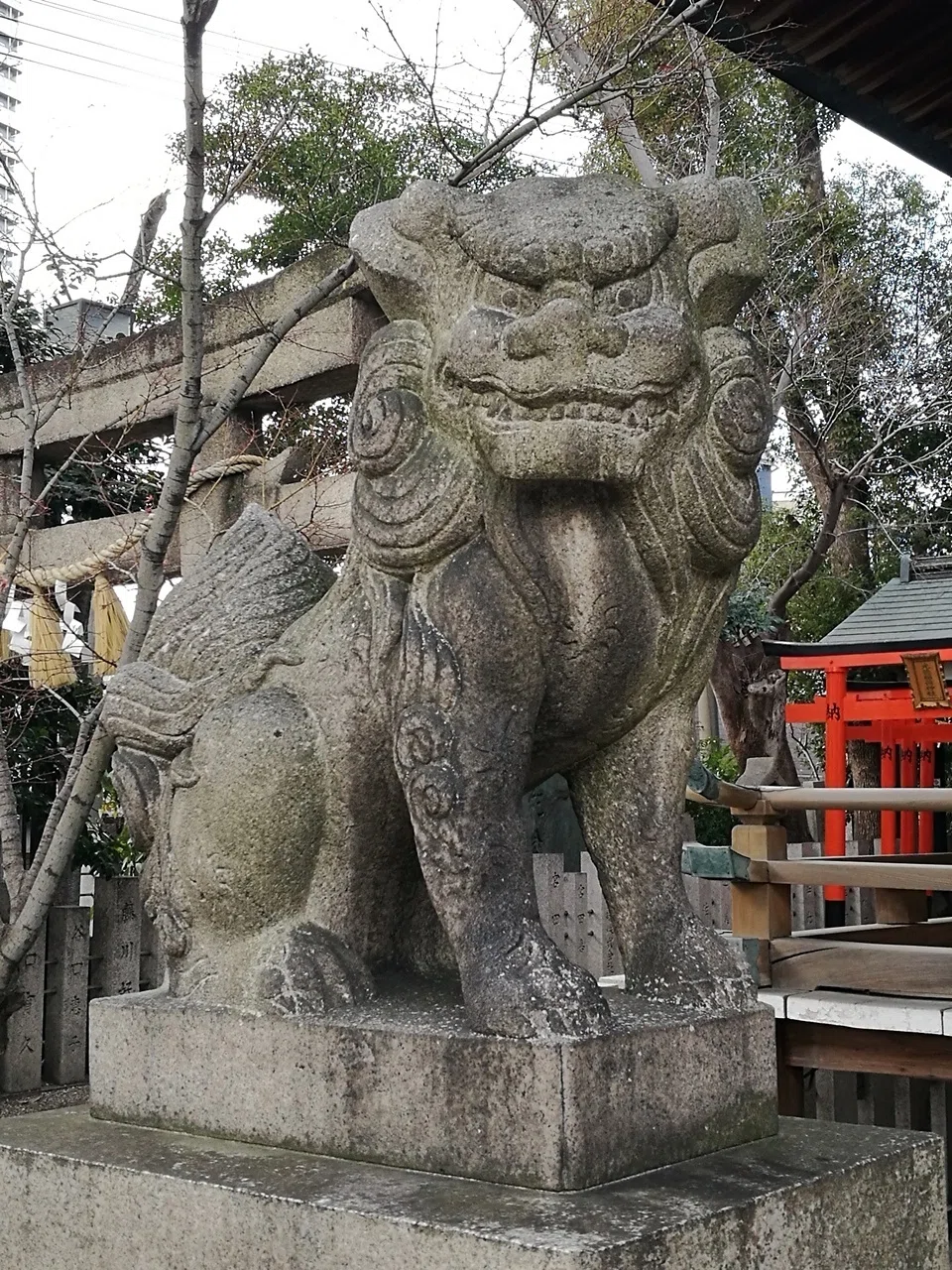 大阪市の神社と狛犬 ➉城東区⑧白山神社～白塗りの浪速狛犬～｜komajin