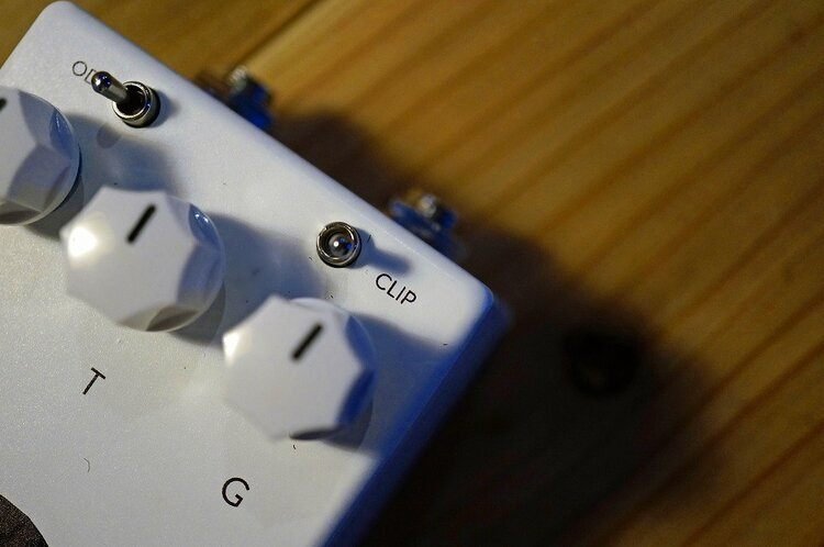 KLONEをトランスペアレントにして、さらにベース用に！？Foxpedal