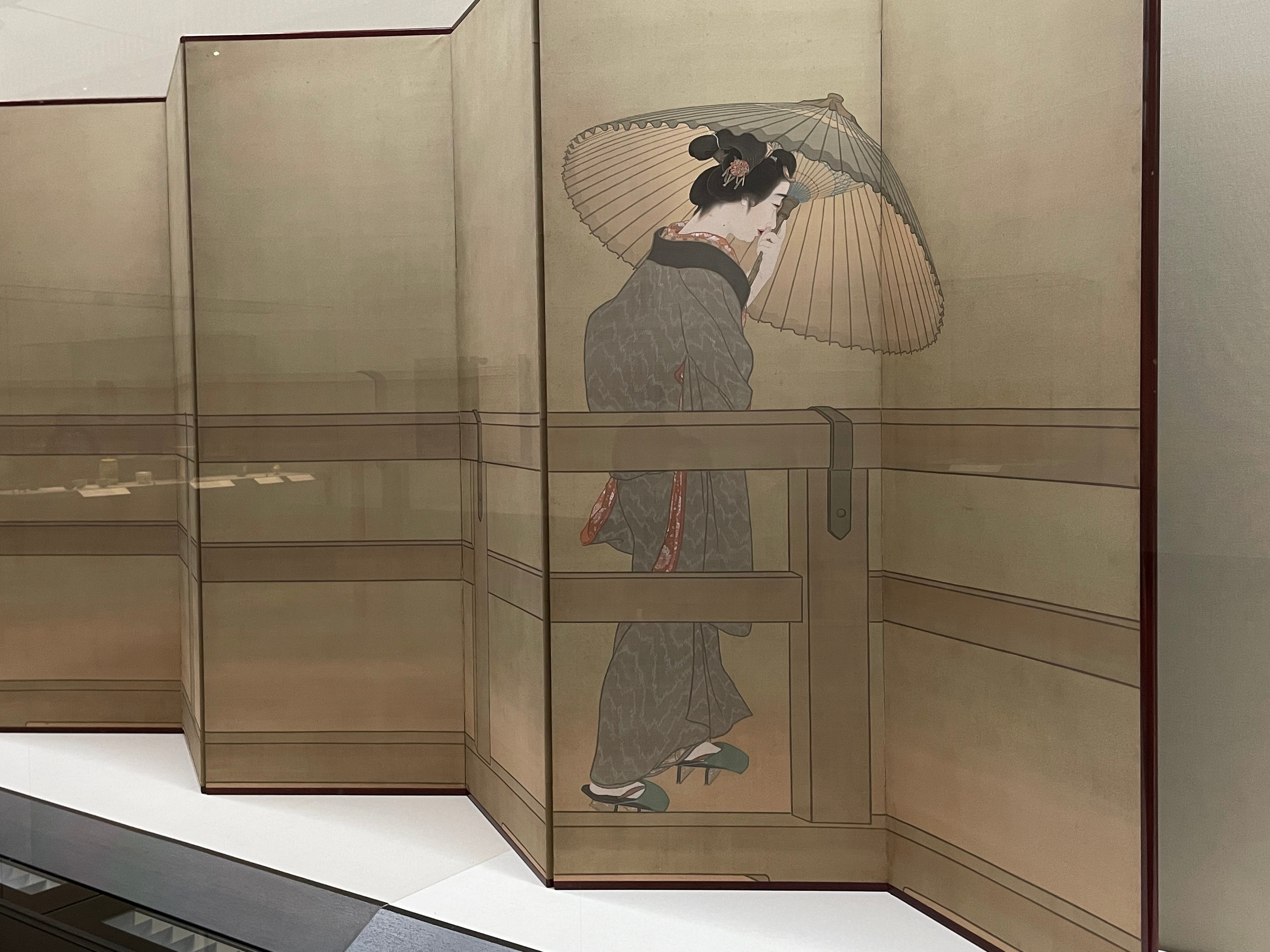 すれ違う美しい4人の女性たちの一瞬をドラマチックに切り取った下村