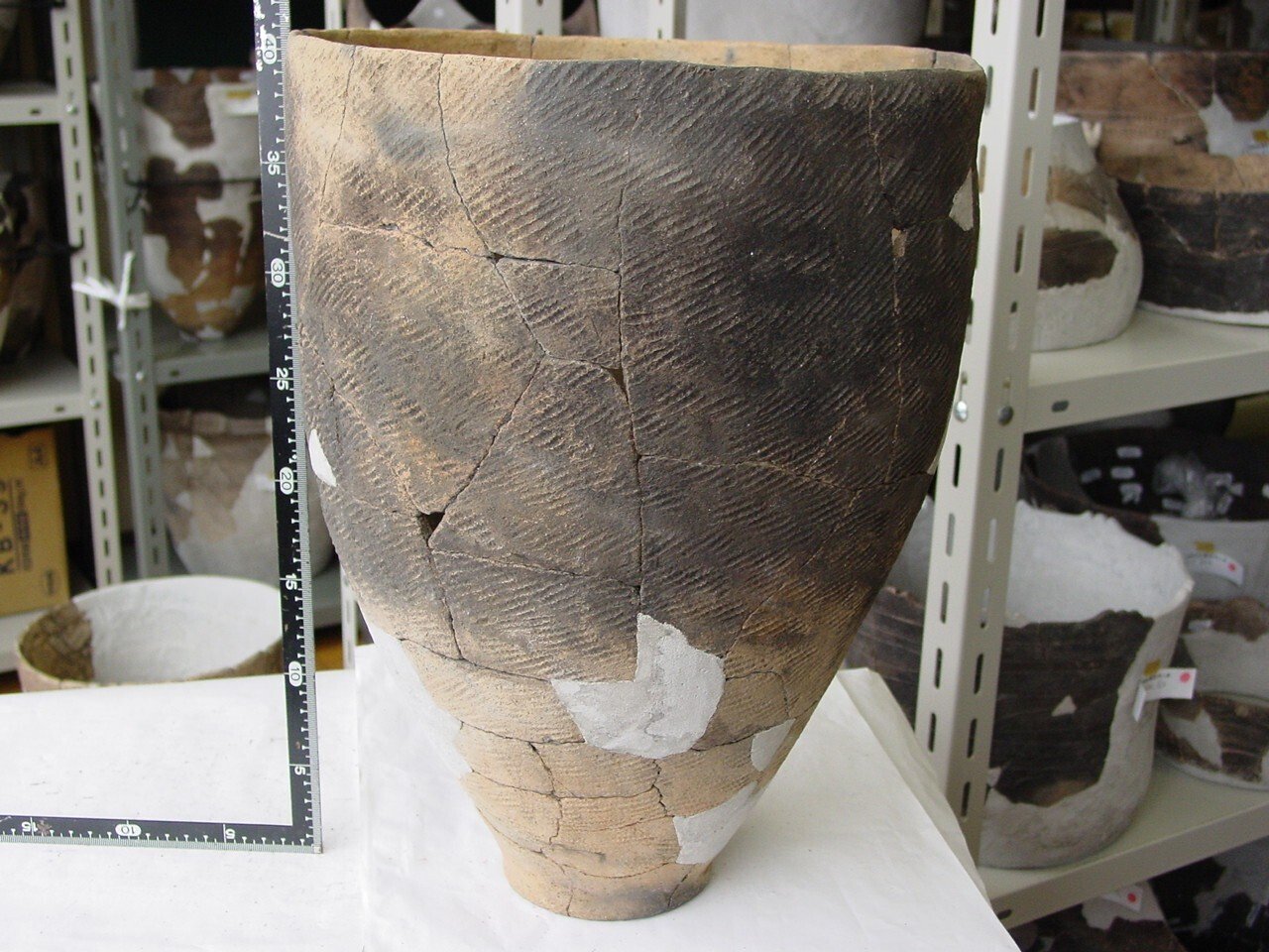 粗製土器】文様がないだけの土器｜縄文の里・朝日