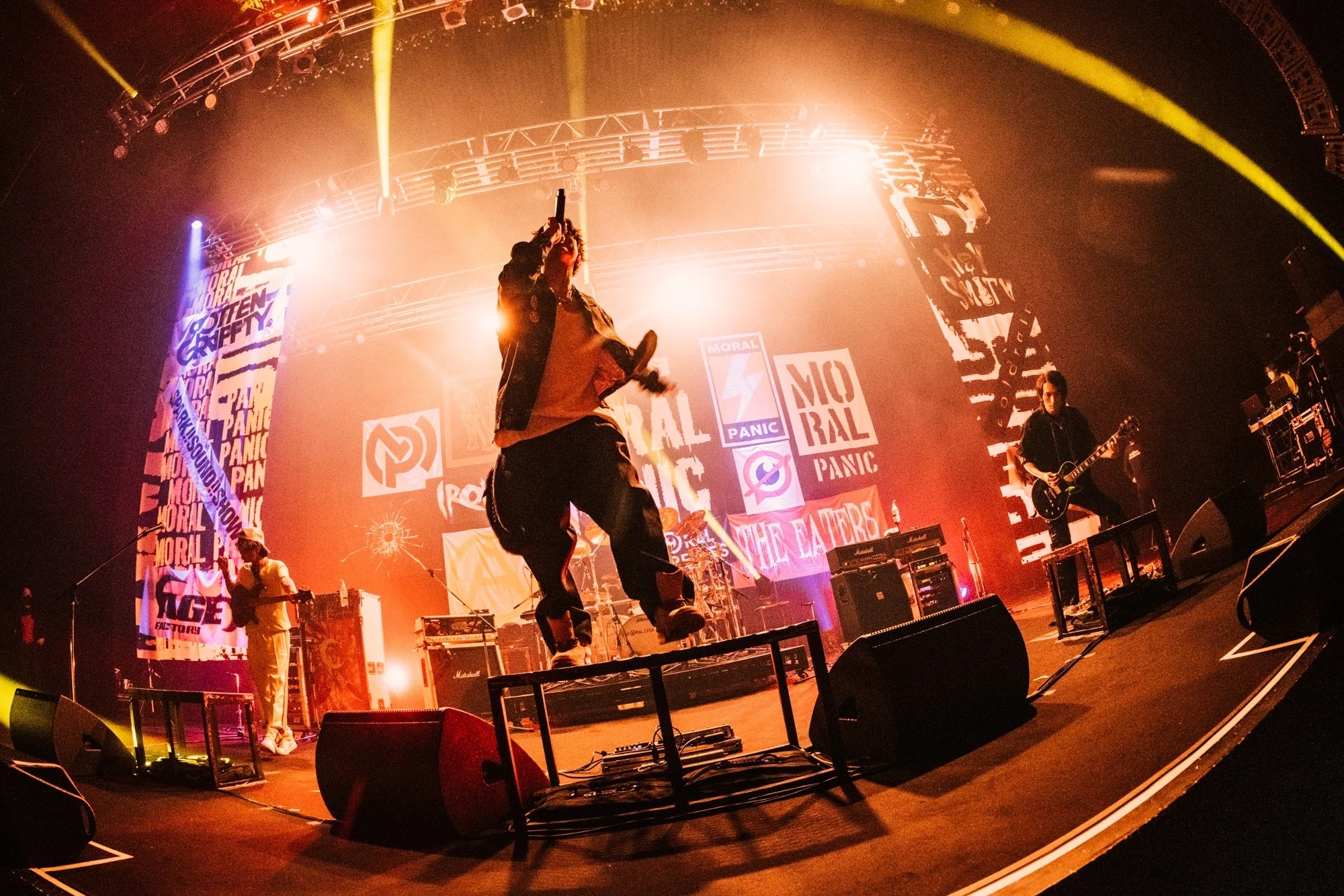 ライブレポート】2/20(月)THE ORAL CIGARETTES『2MAN VS TOUR「MORAL