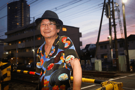 音楽仲間で仕事仲間の前原利行さんは、アクロス・ザ・ユニバースが