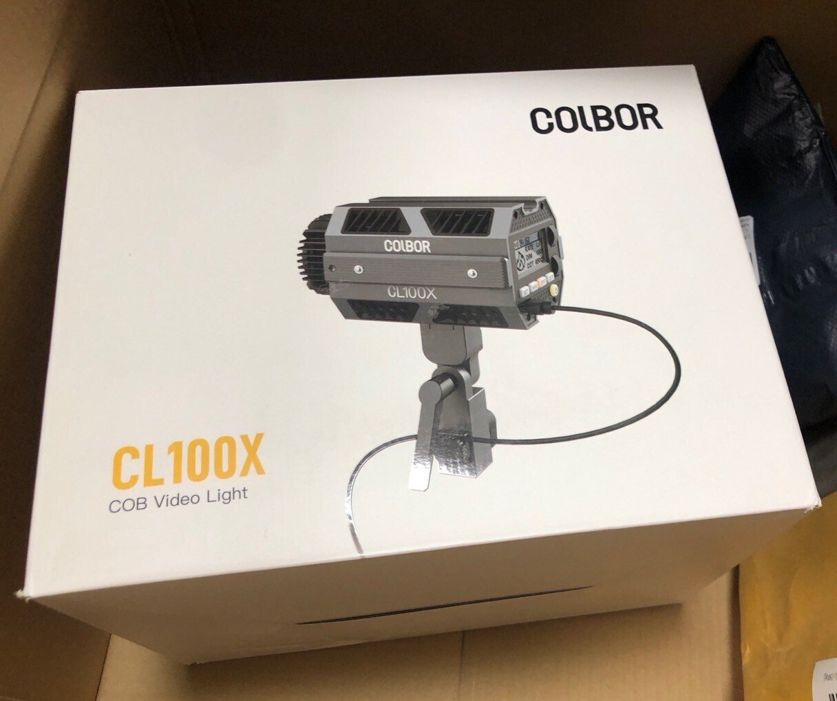 モバイルバッテリーで110wの照明！｜ThreePs